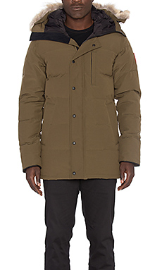 ПАРКА С ОБОРКОЙ ИЗ МЕХА КОЙОТА CARSON Canada Goose $995 
