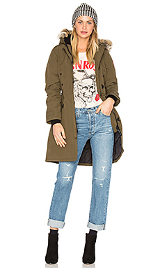 ПАРКА С ОБОРКОЙ ИЗ МЕХА КОЙОТА KENSINGTON Canada Goose $925 