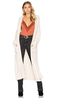 ПЛЕТЕНАЯ НАКИДКА NICO House of Harlow 1960 $99 