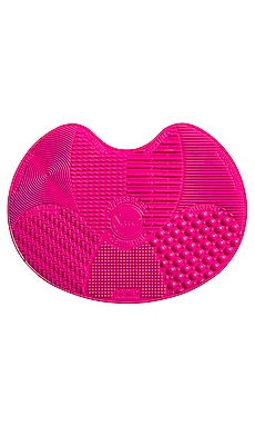 КОВРИК ДЛЯ ЧИСТКИ ЩЕТОК SIGMA SPA EXPRESS BRUSH CLEANING MAT Sigma Beauty $29 