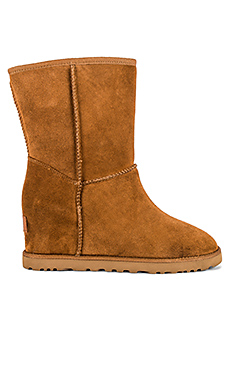 САПОГИ FEMME SHORT UGG $180 